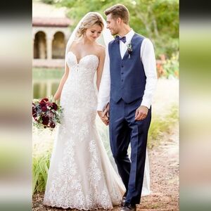 Wedding Dress: Essense of Australia